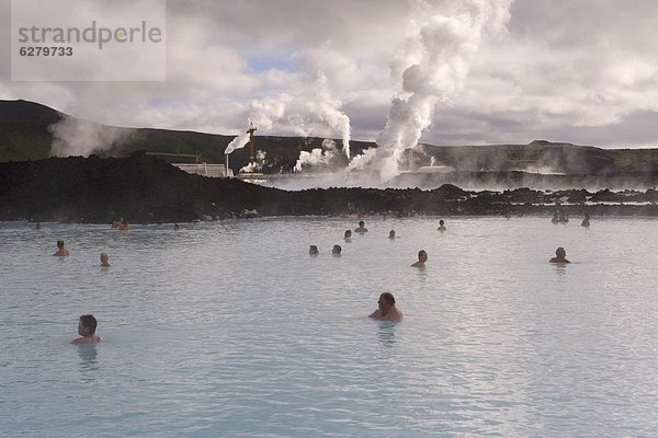 Kraftwerk Wasser Badesalz grün Alge Reichtum blau Spa Heiße Quelle Blaue Lagune Island Mineral Schlamm Svartsengi