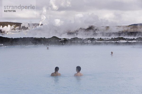 Kraftwerk Wasser Badesalz grün Alge Reichtum blau Spa Heiße Quelle Blaue Lagune Island Mineral Schlamm Svartsengi