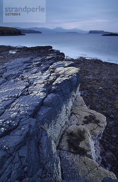 nahe  Europa  Großbritannien  Insel  Gezeiten  Ansicht  Damm  Isle of Skye  Schottland