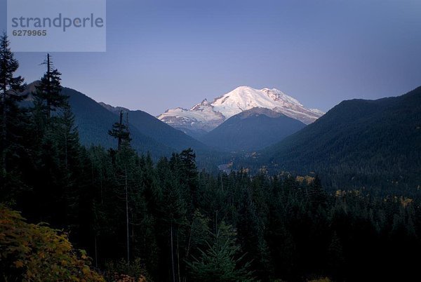 Vereinigte Staaten von Amerika  USA  Farbaufnahme  Farbe  Tal  Herbst  Nordamerika  Washington State