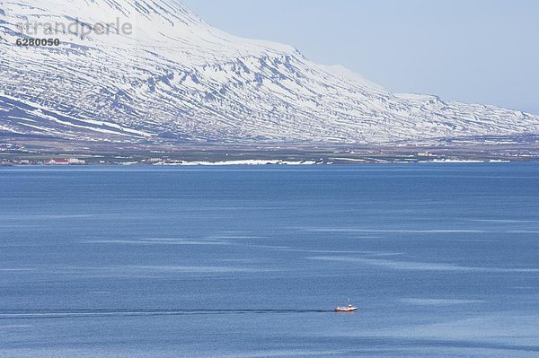 nahe  rot  Akureyri  Island  Trawler