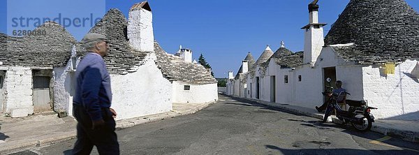 Europa  Apulien  UNESCO-Welterbe  Alberobello  Italien