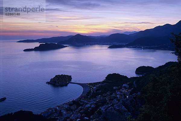 Europa  Sonnenuntergang  über  Bucht  Montenegro