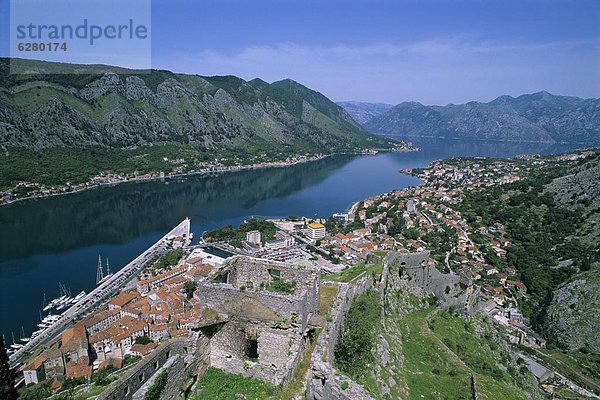 Europa  über  Stadt  Festung  Ansicht  UNESCO-Welterbe  Bucht  Kotor  Montenegro  alt