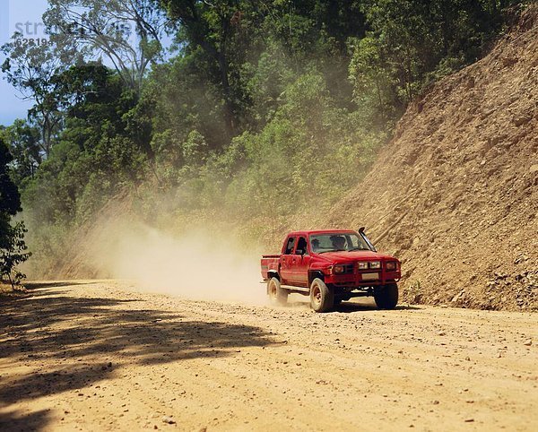 Spur  hoch  oben  rot  Staub  Geländewagen  Australien  Queensland