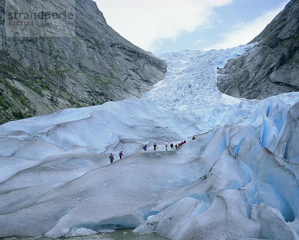 Gletscher-Tour  Klettern  Gletscher Briksdalsbreen  Western Fjorde  Norwegen  Skandinavien  Europa