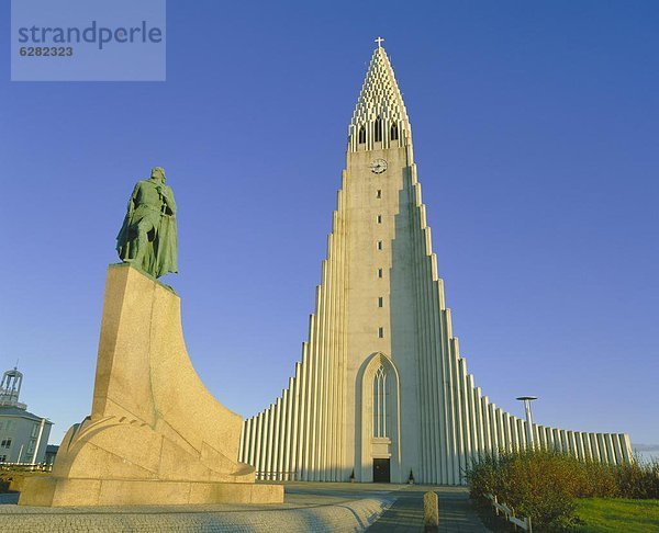 Reykjavik  Hauptstadt  Kirche  Statue  Island