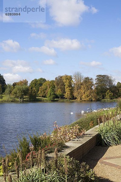 Der Park und die Gärten in Leeds Castle  Maidstone  Kent  England  Vereinigtes Königreich  Europa