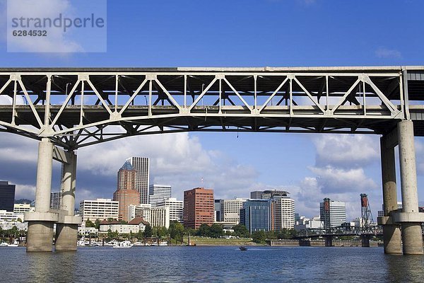 Vereinigte Staaten von Amerika  USA  über  Brücke  Fluss  Nordamerika  Portland  Oregon