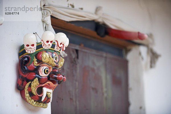 nahe  Schutz  Tür  hängen  Maske  Gott  Bhutan  Punakha