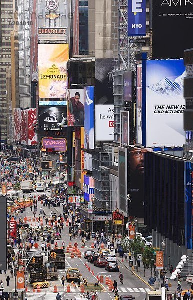 Vereinigte Staaten von Amerika  USA  hoch  oben  New York City  Quadrat  Quadrate  quadratisch  quadratisches  quadratischer  Zeit  Nordamerika  Ansicht  Flachwinkelansicht  Winkel  Broadway  Manhattan