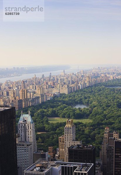 Vereinigte Staaten von Amerika  USA  Skyline  Skylines  New York City  über  Nordamerika  Ansicht  Mittelpunkt  Manhattan