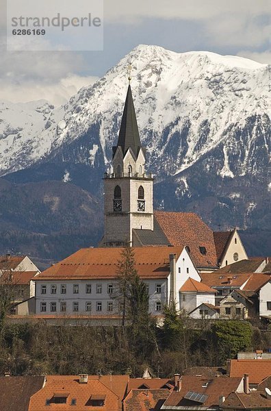 hinter  Europa  Kirche  Alpen  Fokus auf den Vordergrund  Fokus auf dem Vordergrund  Slowenien