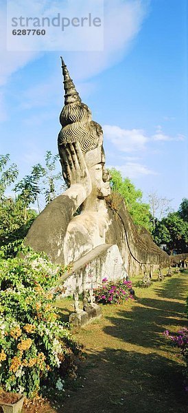 Vientiane  Hauptstadt  liegend  liegen  liegt  liegendes  liegender  liegende  daliegen  offen  Statue  Buddha  Laos  zurücklehnen