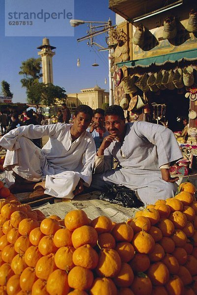 Nordafrika  Blumenmarkt  Händler  Ägypten  Luxor  Markt