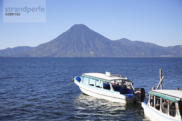 Boot  Vulkan  Mittelamerika  Lago de Atitlan  Guatemala