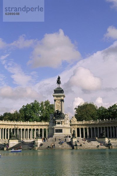 Madrid  Hauptstadt  Europa  Monument  König - Monarchie  Spanien