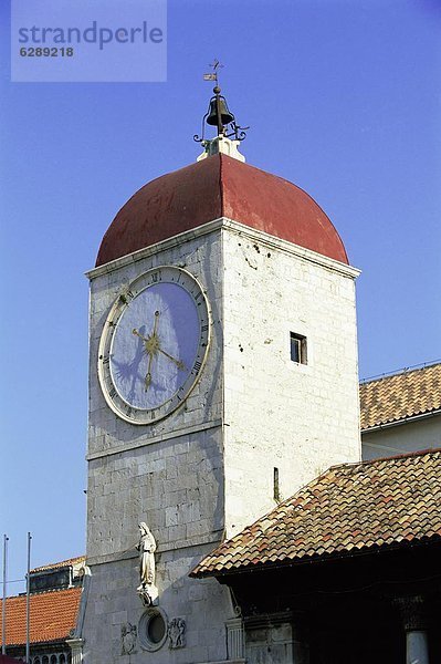 Europa  Halle  Stadt  Uhr  UNESCO-Welterbe  Jahrhundert  Kroatien  Dalmatien  Trogir
