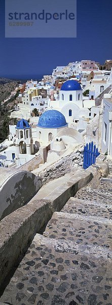Europa  Gebäude  Kirche  Dorf  blau  Santorin  gekalkt  Gewölbe  Kykladen  Griechenland  Griechische Inseln  Oia  Ia