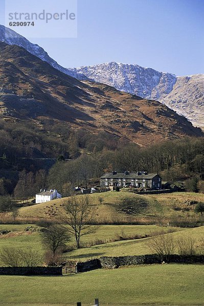 Europa Berg Feld Ansicht Landhaus bedecken Cumbria England Schnee