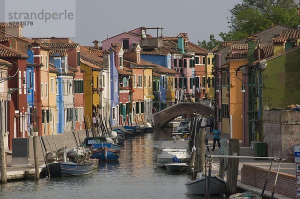 Farbaufnahme Farbe Europa Gebäude Venetien nebeneinander neben Seite an Seite Burano Italien Pastell
