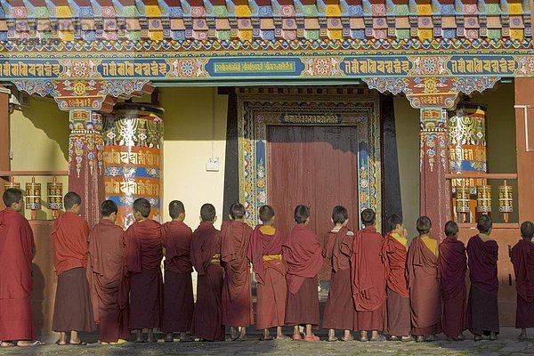 hoch oben Gebäude frontal Mönch Asien Indien Karma Linie Kloster neu Sikkim