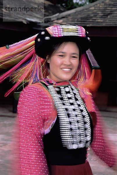 Portrait  Frau  Bewegung  Tradition  Bewegungsunschärfe  Südostasien  Asien  Chiang Mai  Kleid  Thailand