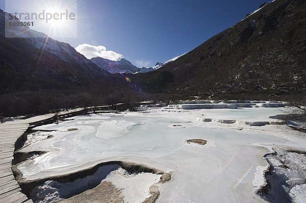 bunt  China  UNESCO-Welterbe  Kalkstein  Sichuan  Asien  gefroren