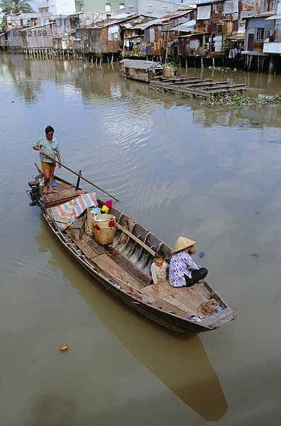 Großstadt Boot Fluss Nebenfluß Big Ben Südostasien Vietnam Asien Innenstadt
