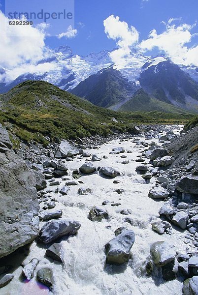 hängen  fließen  Hintergrund  Fluss  Gletscher  Pazifischer Ozean  Pazifik  Stiller Ozean  Großer Ozean  neuseeländische Südinsel  Berg  unterhalb  Neuseeland