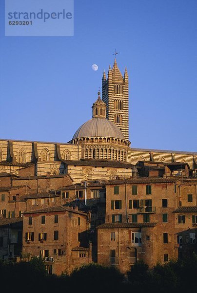 Europa Sonnenuntergang Himmel über Gebäude Kathedrale Mond unterhalb Italien Siena Toskana