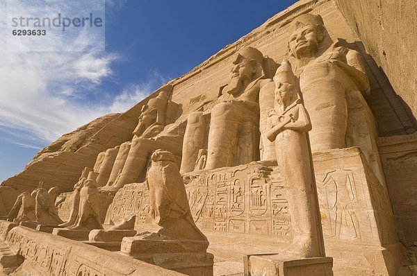 Nordafrika  Außenaufnahme  Statue  groß  großes  großer  große  großen  Umzug  umziehen  ausziehen  einziehen  UNESCO-Welterbe  Afrika  Ägypten