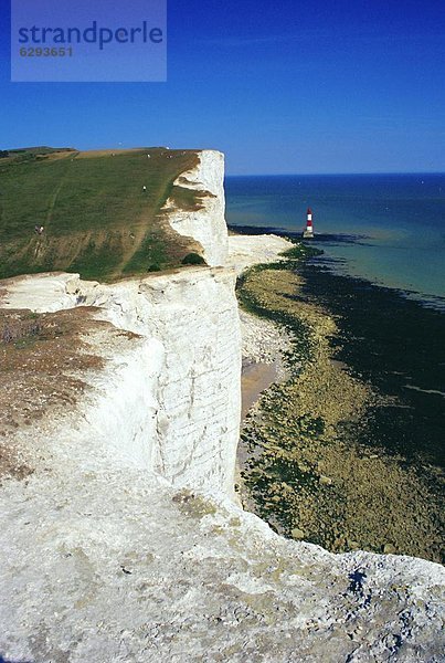 nahe  Europa  Großbritannien  Steilküste  Leuchtturm  Eastbourne UK  Kreide  East Sussex  England  South Downs  Weg