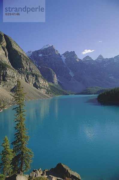 Nordamerika  Rocky Mountains  Banff Nationalpark  Moraine Lake  Alberta  Kanada
