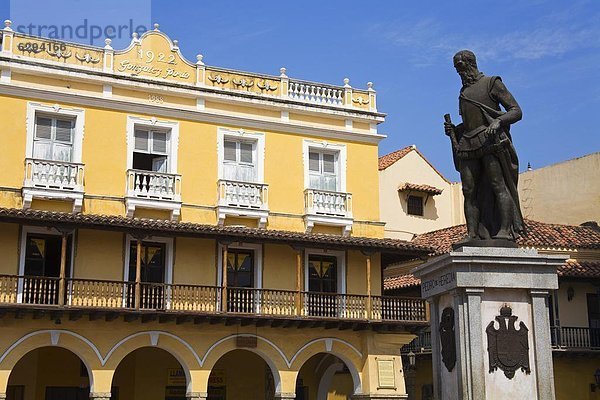 Stadtplatz  Statue  Bolivar  Kolumbien  Südamerika