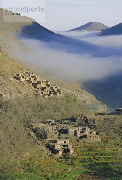 Nordafrika hoch oben Berg über aufwärts Dunst Dorf Afrika Marokko