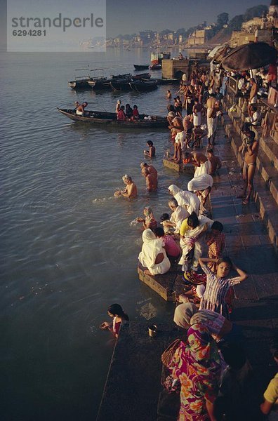 Fluss  Ganges  ghat  Pilgerer  Asien  Indien