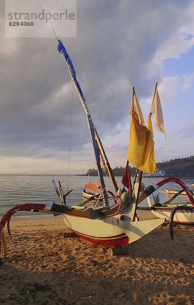 hoch  oben  Tradition  Strand  Abend  Boot  früh  Zeichnung  Asien  Indonesien