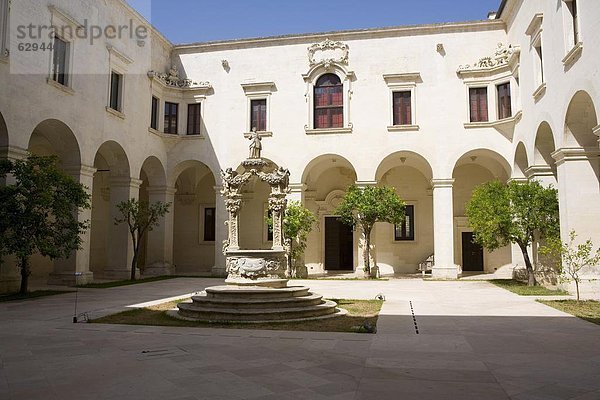 Seminar  Domplatz  Lecce  Lecce Provinz Puglia  Italien  Europa