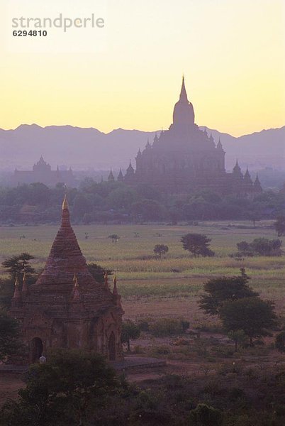 Tempel  Myanmar  antik  Abenddämmerung