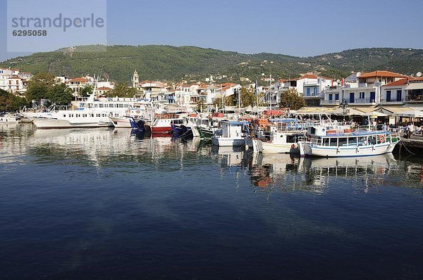 Hafen  Stadt Skiathos  Skiathos  Sporades Inseln  griechische Inseln  Griechenland  Europa