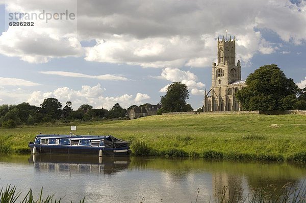 Europa  Großbritannien  Fluss  Kirche  Northamptonshire  England