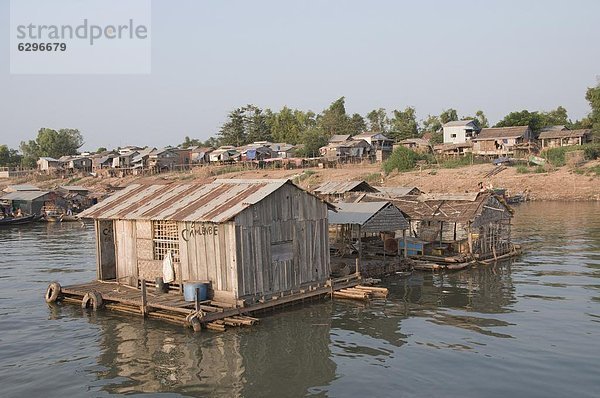 Phnom Penh Hauptstadt Wohnhaus fließen Fluss Südostasien Vietnam Asien Kambodscha