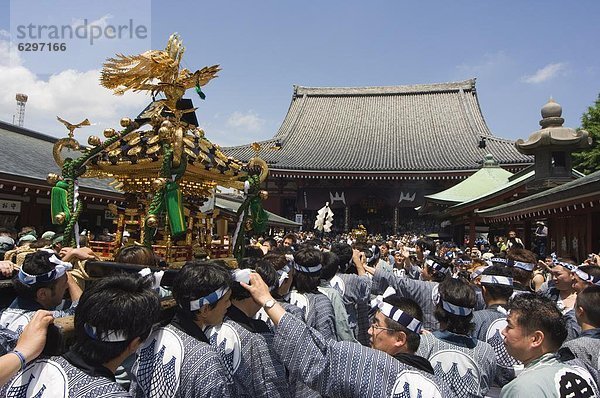 Mensch  Menschen  Menschenmenge  Tokyo  Hauptstadt  Gott  tragbar  Asakusa  Asien  Japan  Parade  Schrein
