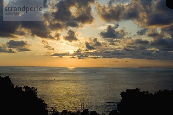 nahe  Sonnenuntergang  über  Pazifischer Ozean  Pazifik  Stiller Ozean  Großer Ozean  Costa Rica