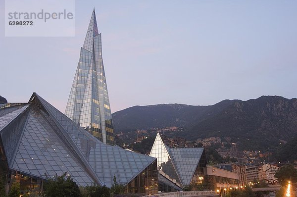 Andorra la Vella  Hauptstadt  hoch  oben  beleuchtet  Europa  Abend  Wärme  Komplexität  Andorra