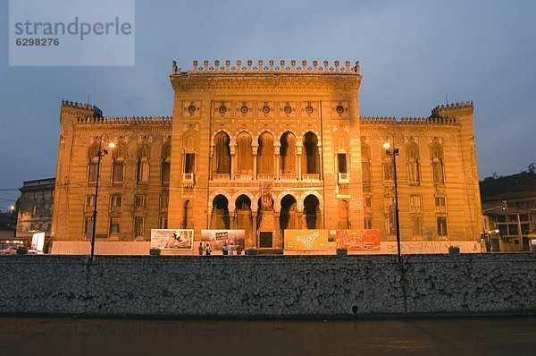 Sarajevo  Hauptstadt  Europa  Gebäude  Bibliotheksgebäude  Ungarn  Universität