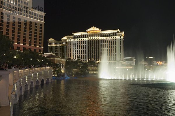 Vereinigte Staaten von Amerika  USA  Nacht  Hotel  Hintergrund  Palast  Schloß  Schlösser  Nordamerika  Nevada  Bellagio  Las Vegas