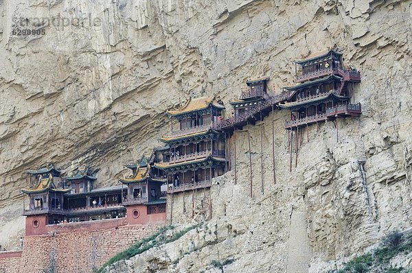 Das hängende Kloster aus mehr als 1400 Jahren Jinlong Canyon  Shanxi Provinz  China  Asien