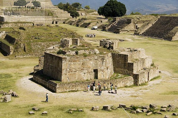 Die alten Zapoteken Stadt von Monte Alban  in der Nähe von Oaxaca City  Oaxaca  Mexiko  Nordamerika